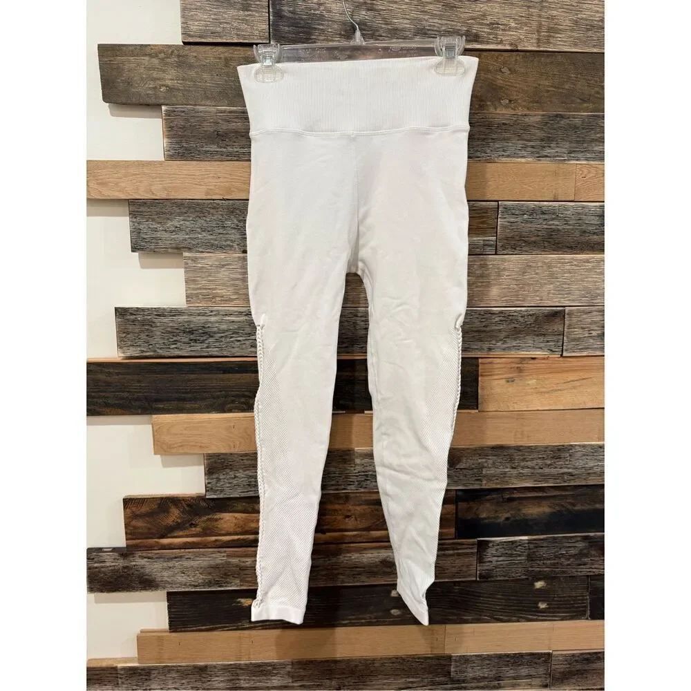 Offline by Aerie white textured leggings sz Medium
